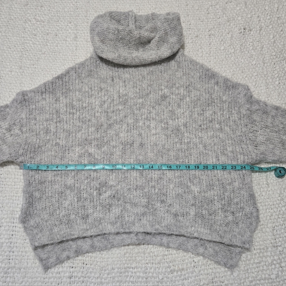 DEBUT Cozy Gray Chunky Turtleneck Women's Sweater Size Large - Picture 11 of 15